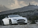 aston-martin-v8-vantage-roadster-2009-white-view-from-the-front.jpg