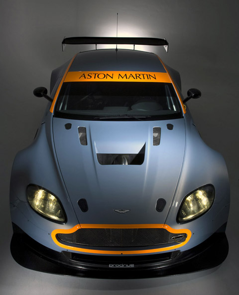 aston martin vantage gt2 center view