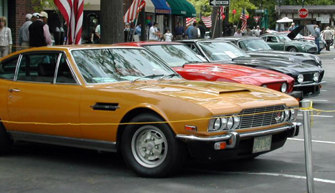 Aston Martin on Aston Martin Dbs V8  Foreground  And Aston Martin V8 Vantage  Red