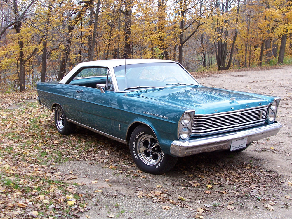 The Ford Galaxie is a full-size car built in 1959 until 1974 by the Ford 