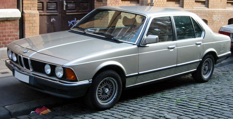 The BMW E23 was upgraded for every year and the latter versions featured air