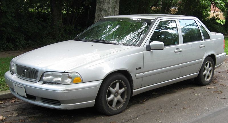 The Volvo S70 a midsize luxury car represents the continuing evolution of