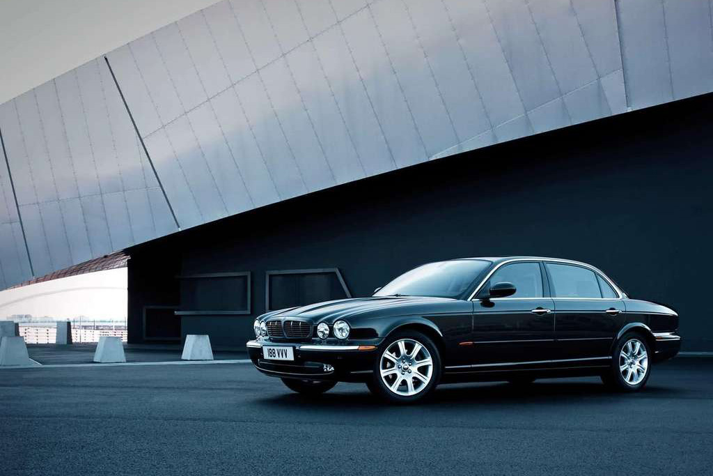 Jaguar Xjr 2008. The Jaguar XJ8 model is