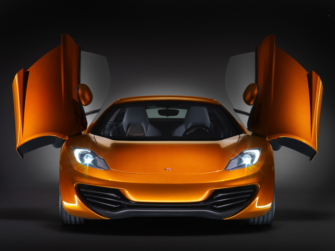 2011 McLaren MP412C front