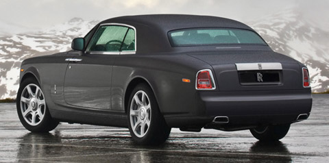 2009 Rolls-Royce Phantom back view