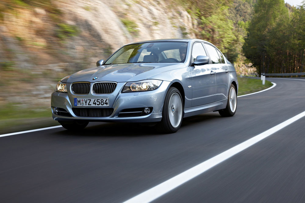2011 BMW 3-Series Review, Specs, Pictures, Price & MPG