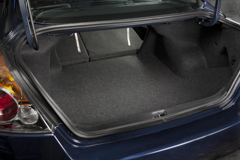 Nissan altima coupe trunk space #2