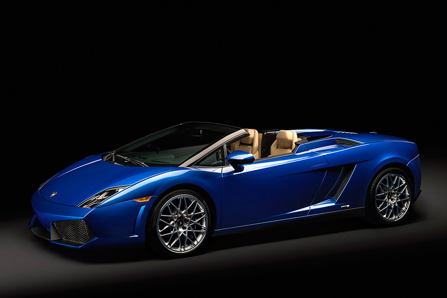 The Lamborghini Gallardo LP5502 Spyder is powered by longitudinallymounted