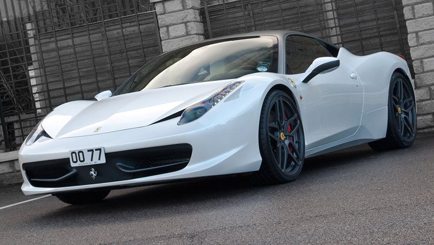 In Rossa Corsa Red the Ferrari 458 Italia is accompanied by a matte pearl 