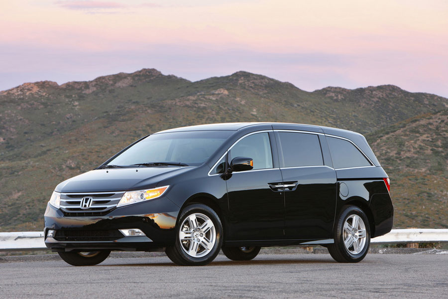 best 4 cylinder minivans