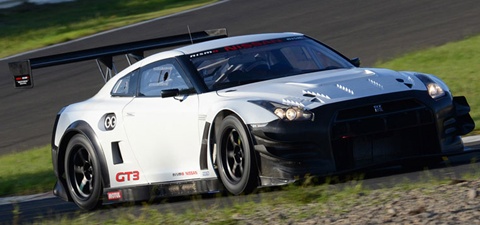 Nissan-GT-R-Nismo-GT3-at-the-turn A