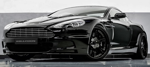 Wheelsandmore-Aston-Martin-DBS-Carbon-Edition-waiting-for-the-rain A