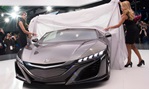 2013-Acura-NSX-Concept-draws-a-crowd cc