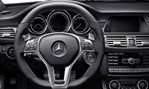 2013-Mercedes-Benz-CLS-63-AMG-cockpit 1