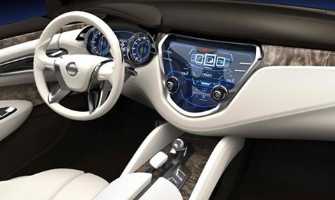 2013-Nissan-Resonance-Concept-cockpit D