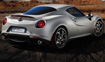 2013-Alfa-Romeo-4C-Launch-Edition-getting-out 3