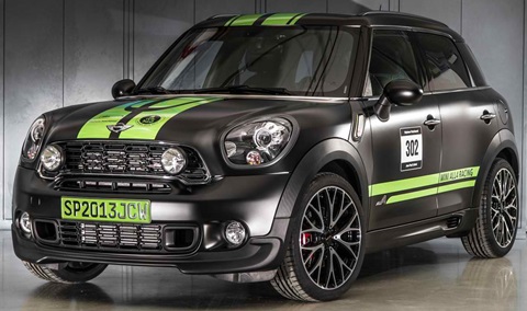 2013-Mini-Countryman-JCW-ALL4-Dakar-2013-indoors A