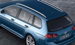 2014-Volkswagen-Golf-Variant-from-the-rear 2