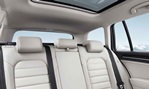 2014-Volkswagen-Golf-Variant-rear-seating 3