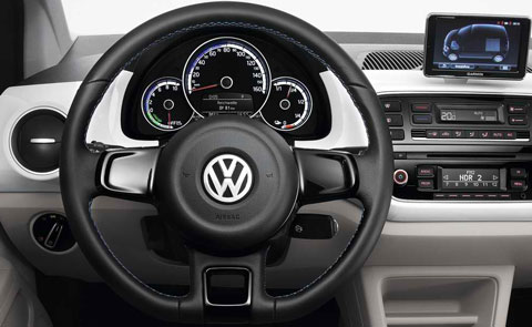 2014-Volkswagen-e-Up-cockpit-C