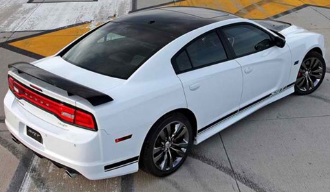 2013-Dodge-Charger-SRT8-392-tarmac C