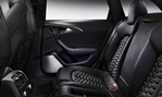 2014-Audi-RS6-rear-seating 3