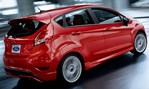 2014-Ford-Fiesta-ST-zooming 3