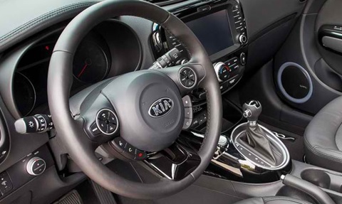 2014-Kia-Soul-cockpit C