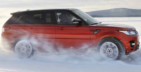 2014-Land-Rover-Range-Rover-Sport-in-the-snow-B