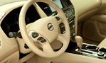 2014-Nissan-Pathfinder-Hybrid-steering-wheel 1