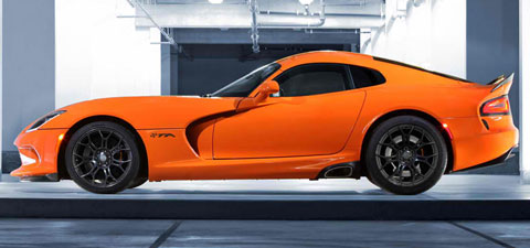 2014-SRT-Viper-TA-hiding-out-B