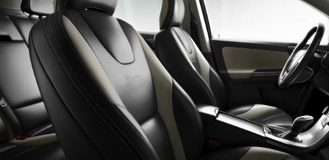 2014-Volvo-XC60-R-Design-Interior C