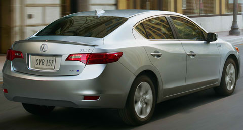 2013-Acura-ILX-Hybrid-another-way-B