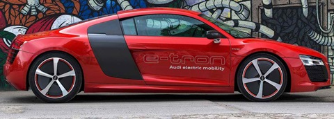 2013-Audi-R8-e-tron-Concept-contrast B