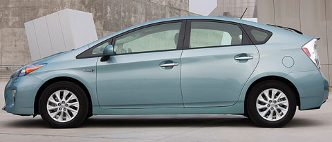 2013-Toyota-Prius-Plug-in-Hybrid-outer-wall-B