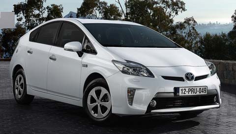 2013-toyota-prius-plug-in-hybrid