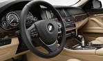 2014-BMW-5-Series_A-cockpit 1
