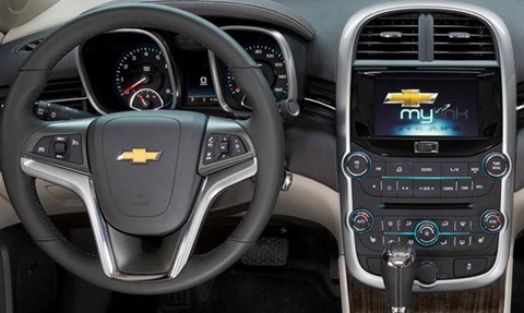 2014-Chevrolet-Malibu-cockpit C