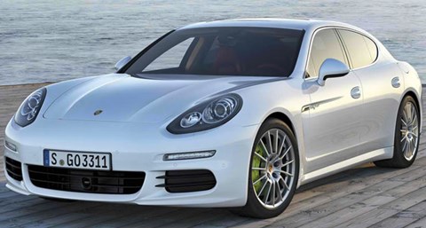 2014-Porsche-Panamera-dockside A