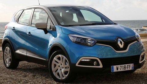 2014-Renault-Captur-beachside A