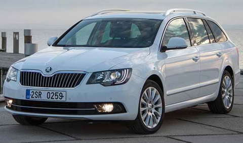 2014-Skoda-Superb-Combi-at-the-lighthouse A2