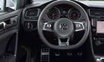2014-Volkswagen-Golf-GTI-dash 2