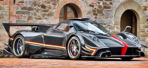 2013-Pagani-Zonda-Revolucion-in-the-courtyard A