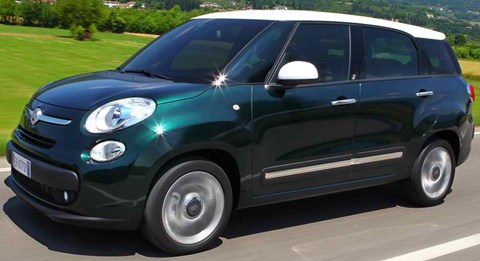 2014-Fiat-500L-Living-on-the-green A