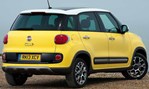 2014-Fiat-500L-Trekking-at-the-beach 1