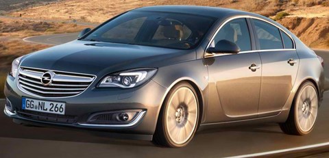 2014-Opel-Insignia-around-a-bend A