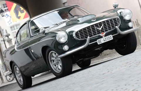 1966-Volvo-P1800-hunter-green-A