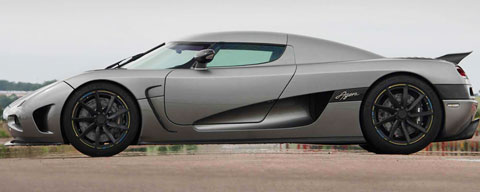 2013-Koenigsegg-Agera-intimidating-B