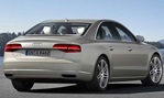 2014-Audi-A8-view-from-behind 3