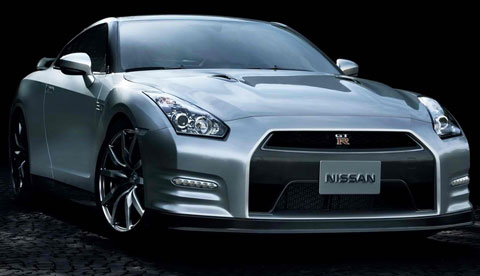 2014-Nissan-GT-R-in-the-shadows-A